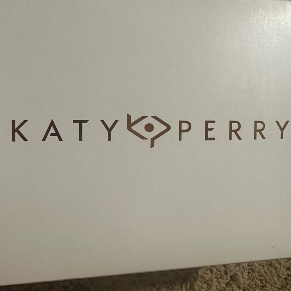 Katy Perry The Uplift Pump - Picture 7 of 7
